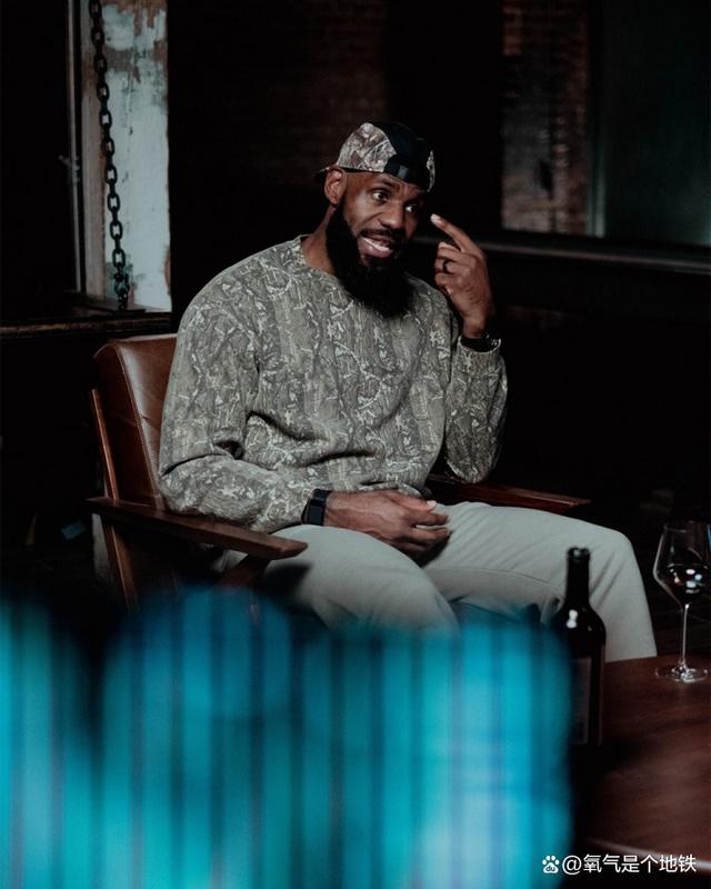 DB体育官方在线入口-詹姆斯赛后接受采访：巴黎是我最难对付的对手